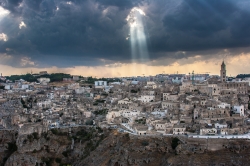 Matera_Sky_Sun_Rays_photo